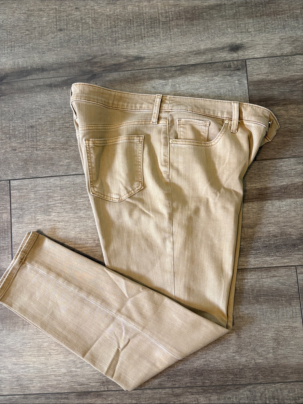 Neutral Chico’s So Slimming Girlfriend Slim Leg Ankle